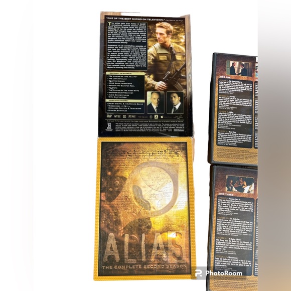 ALIAS  The complete Second Season The complete First season is listed separately - Picture 10 of 11